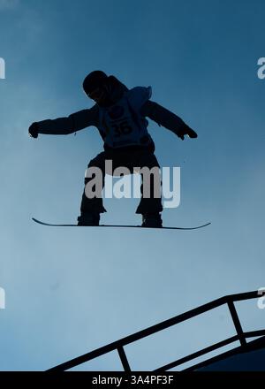 19 janvier 2015 - Kreischberg, Styrie, Autriche - un athlète non identifié participe à la qualification de snowboard Slopestyle aux Championnats du monde de ski freestyle et de snowboard 2015 à Kreischberg, Autriche, le 19 janvier 2015 (crédit image : © Christian Bruna/ZUMA Wire/ZUMAPRESS.com) Banque D'Images