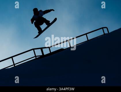 19 janvier 2015 - Kreischberg, Styrie, Autriche - un athlète non identifié participe à la qualification de snowboard Slopestyle aux Championnats du monde de ski freestyle et de snowboard 2015 à Kreischberg, Autriche, le 19 janvier 2015 (crédit image : © Christian Bruna/ZUMA Wire/ZUMAPRESS.com) Banque D'Images