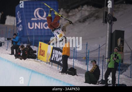 22 janvier 2015 - Kreischberg, Styrie, Autriche - Kyle Smaine, des États-Unis, s'est classé pour la première fois lors de la finale de demi-lune de ski acrobatique masculin du Championnat du monde de ski acrobatique et de snowboard 2015 de la FIS le 22 janvier 2015 à Kreischberg, Autriche. (Crédit image : © Christian Bruna/ZUMA Wire/ZUMAPRESS.com) Banque D'Images