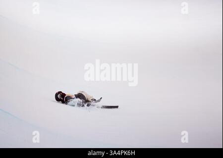 22 janvier 2015 - Kreischberg, Styrie, Autriche - Anais Caradeux, de France, s'écrase sur la glace lors de la finale de demi-lune féminine de ski acrobatique du Championnat du monde de ski acrobatique et de snowboard 2015 de la FIS, le 22 janvier 2015 à Kreischberg, Autriche. (Crédit image : © Christian Bruna/ZUMA Wire/ZUMAPRESS.com) Banque D'Images