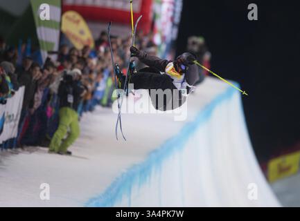 22 janvier 2015 - Kreischberg, Styrie, Autriche - L'autrichien Marco Ladner participe à la demi-finale masculine de ski acrobatique du Championnat du monde FIS de ski acrobatique et de snowboard 2015 le 22 janvier 2015 à Kreischberg, Autriche. (Crédit image : © Christian Bruna/ZUMA Wire/ZUMAPRESS.com) Banque D'Images