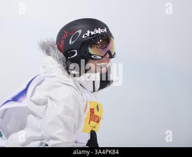 22 janvier 2015 - Kreischberg, Styrie, Autriche - Virginie Faivre, de Suisse, réagit après avoir remporté la première place de la finale de demi-pipe de ski acrobatique féminine du Championnat du monde de ski acrobatique et de snowboard 2015 de la FIS le 22 janvier 2015 à Kreischberg, Autriche. (Crédit image : © Christian Bruna/ZUMA Wire/ZUMAPRESS.com) Banque D'Images