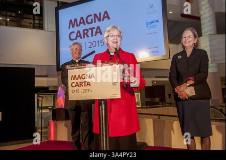 Février 2, 2015 - Royaume-Uni, Royaume-Uni - British Library soirée lancement VIP de leur spectacle Magna Carta . Célébration des 800 ans de la Magna Carta marquée par l'affichage de 4 exemplaires originaux du document historique pour la première fois. (Crédit image : © Nick Cunard/ZUMA Wire) Banque D'Images