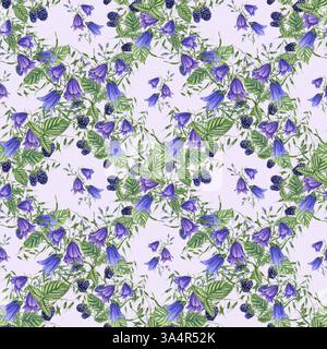 Boysenberries d'été, cloches bleues, motif sans couture d'aquarelle d'herbes sauvages sur fond violet délicat. Mûres forestières avec fleurs de prairie Banque D'Images