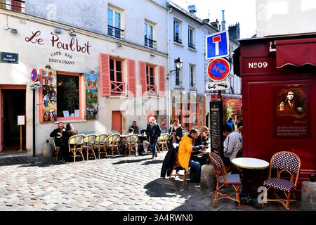 Le Poulbot Café au printemps à Montmartre - Paris - France Banque D'Images