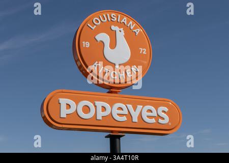 Anderson - 18 mars 2025 : Popeyes Louisiana Kitchen Fast Food Restaurant. Popeyes est connu pour son poulet frit de style cajun. Banque D'Images