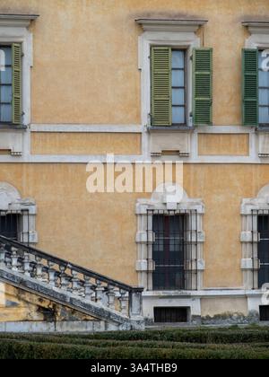 Colorno, Italie 1er mars 2025 découverte du charme du Palais de Colorno, mettant en valeur ses caractéristiques architecturales uniques et son importance historique Banque D'Images