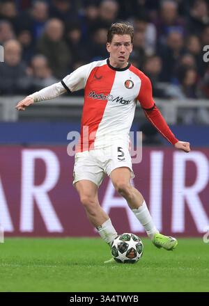 Milan, Italie. 11 mars 2025. Gijs Smal de Feyenoord lors du match de l'UEFA Champions League à Giuseppe Meazza, Milan. Le crédit photo devrait se lire : Jonathan Moscrop/Sportimage crédit : Sportimage Ltd/Alamy Live News Banque D'Images