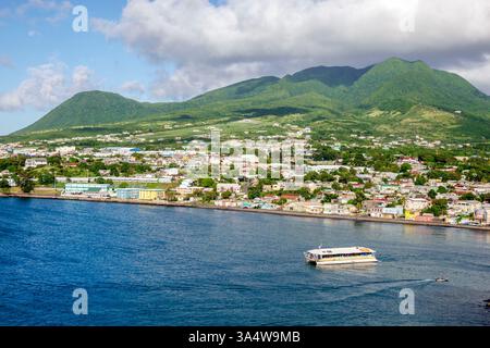 Basseterre, Saint Kitts et Nevis, Port Zante port de croisière Port Basseterre Bay, front de mer côtier, vue aérienne, paysage urbain tropical, île des Caraïbes, b Banque D'Images