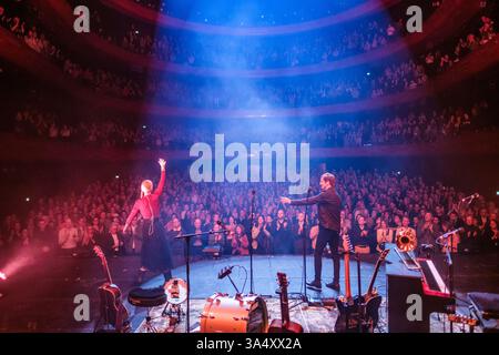 Copenhague, Danemark. 15 mars 2025. Tina Dickow et Helgi Jonsson donnent un concert à l'Opéra de Copenhague. Banque D'Images