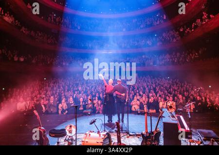 Copenhague, Danemark. 15 mars 2025. Tina Dickow et Helgi Jonsson donnent un concert à l'Opéra de Copenhague. Banque D'Images
