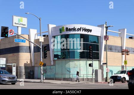 Bank of Hope, une institution financière au service de la communauté coréo-américaine, située dans le quartier Koreatown de Los Angeles, en Californie Banque D'Images