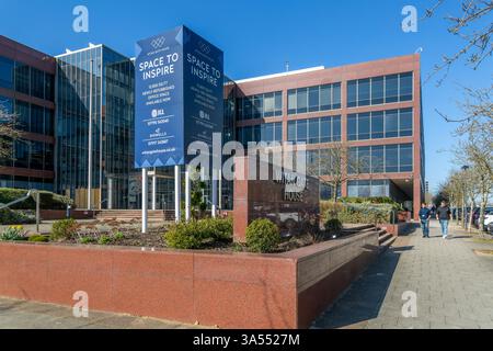 Architecture moderne Witon Gate House bloc de bureaux, Milton Keynes Central, Buckinghamshire, Angleterre, UK agent signe Banque D'Images