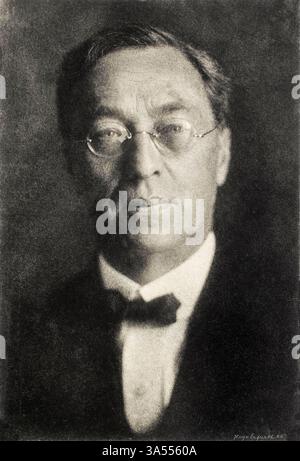 Kandinsky. Portrait du peintre abstrait russe et théoricien de l'art Wassily Wassilyevich Kandinsky (1866-1944) par Hugo Erfurth, 1925 Banque D'Images