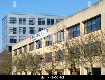 Espace de bureau pour laisser signer, Milton Keynes Central, Buckinghamshire, Angleterre, Royaume-Uni Banque D'Images