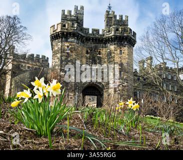 Le château de Lancaster du XIIe siècle. Une ancienne prison et palais de justice maintenant une attraction touristique. La scène de la condamnation à mort sur les sorcières Pendle. Banque D'Images