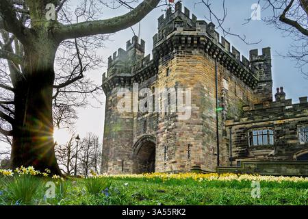 Le château de Lancaster du XIIe siècle. Une ancienne prison et palais de justice maintenant une attraction touristique. La scène de la condamnation à mort sur les sorcières Pendle. Banque D'Images