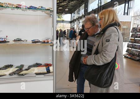 Olomouc, République tchèque. 21 mars 2025. Les modélisateurs aéronautiques, navals et automobiles ont préparé leurs expositions à la veille de la 23ème édition de l'exposition interactive for Model 2025, axée sur les modèles, la collecte et les technologies numériques, les jeux, les jouets et les kits, Olomouc, République tchèque, 21 mars 2025. Crédit : Ludek Perina/CTK photo/Alamy Live News Banque D'Images