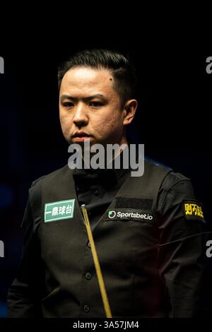 21 mars 2025 ; Telford International Centre, Telford, Angleterre : 2025 le Championnat des joueurs, jour 5 ; Xiao Guodong Banque D'Images