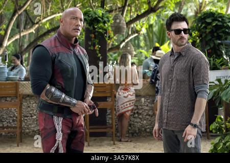 Red One est un film américain de Noël réalisé par Jake Kasdan et écrit par Chris Morgan, à partir d'une histoire originale de Hiram Garcia, sorti en 2024. Il met en vedette Dwayne Johnson, Chris Evans, Lucy Liu, J. K. Simmons, Kiernan Shipka, Bonnie Hunt, Nick Kroll, Kristofer Hivju et Wesley Kimmel. Banque D'Images