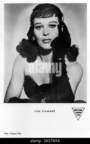 Une carte postale antique mettant en vedette la danseuse, actrice et restauratrice allemande Lisa Stammer, publiée en Allemagne, vers les années 1950 USAGE ÉDITORIAL EXCLUSIF Banque D'Images