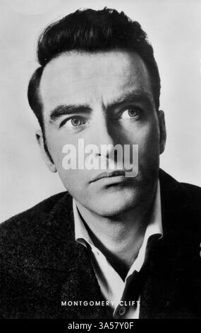 Une carte postale antique mettant en vedette l'acteur américain Montgomery Clift , publiée en Allemagne, vers les années 1950 USAGE ÉDITORIAL EXCLUSIF Banque D'Images