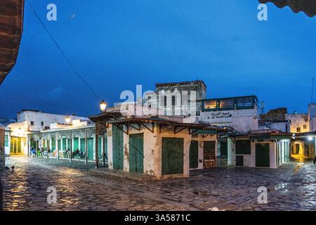 Commerces fermés dans le souk, Tétouan, Maroc, Afrique du Nord Banque D'Images