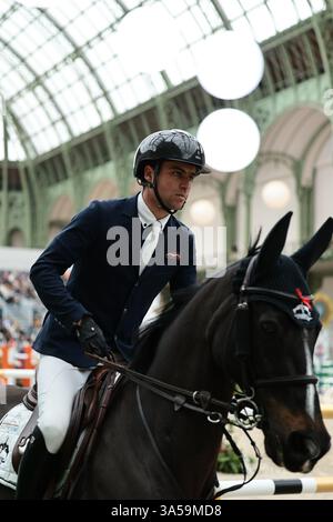 Edward LEVY de France avec Vitot du Château lors du Prix du Grand Palais au saut Hermès le 21 mars 2025, Paris, France (photo de Maxime David - MXIMD Pictures) Banque D'Images