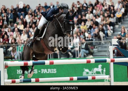 Edward LEVY de France avec Vitot du Château lors du Prix du Grand Palais au saut Hermès le 21 mars 2025, Paris, France (photo de Maxime David - MXIMD Pictures) Banque D'Images