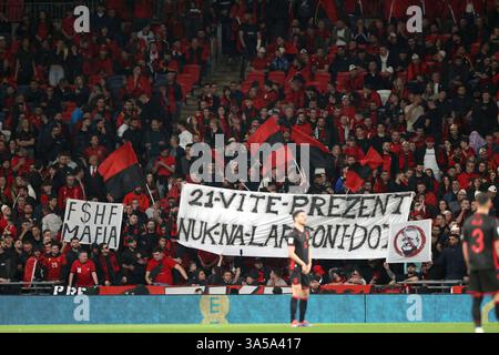 Londres, Royaume-Uni. 21 mars 2025. Supporters albanais lors des qualifications pour la Coupe du monde de la FIFA, Angleterre contre Albanie, au stade de Wembley, Londres, Royaume-Uni, le 21 mars 2025. Crédit : Paul Marriott/Alamy Live News Banque D'Images