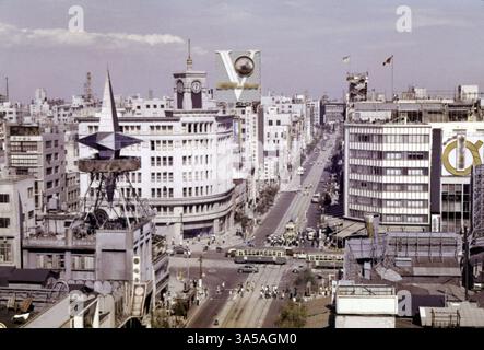 Photo vintage de Ginza 4-chome intersection à Tokyo, Japon - 1962 Banque D'Images