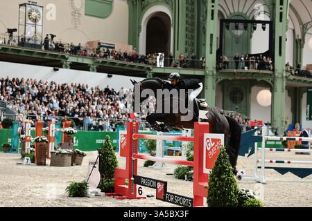 Omar Abdul Aziz Al MARZOOQI des Emirats Arabes Unis avec Enjoy de la mure lors des événements du Prix GL au saut Hermès le 22 mars 2025, Paris, France (photo par Maxime David - MXIMD Pictures) Banque D'Images