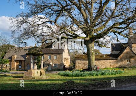 Barton-on-the-Heath au printemps. Cotswolds, Warwickshire, Angleterre Banque D'Images