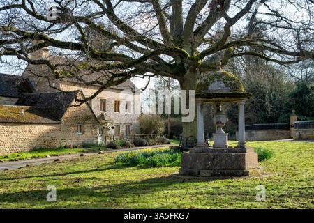 Barton-on-the-Heath au printemps. Cotswolds, Warwickshire, Angleterre Banque D'Images
