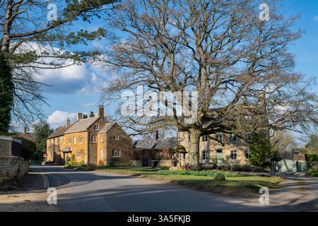 Barton-on-the-Heath au printemps. Cotswolds, Warwickshire, Angleterre Banque D'Images