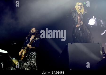 Tom Kaulitz und Bill Kaulitz von Tokio Hotel live BEI einem Konzert von 'The Tour 2025' in der Swiss Life Hall. Hanovre, 22.03.2025 Banque D'Images