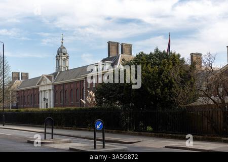 LONDRES, Royaume-Uni - 19 MARS 2025 : vue Royal Hospital Chelsea vu de Royal Hospital Road Banque D'Images