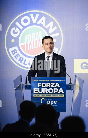 Milan, Italie. 23 mars 2025. Milan, l’événement Forza Europa Giovani, pour la liberté, vers l’avenir avec des tables thématiques organisées par Forza Italia au Superstudio Più. Sur la photo : Stefano Benigni (Secrétaire national de Forza Italia Giovani) crédit : Agence photo indépendante/Alamy Live News Banque D'Images