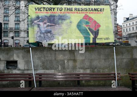 Londres, Royaume-Uni. 23 mars 2025. Le rassemblement Al-Quds Day pour la Palestine, au départ de Marble Arch, avec une contre-protestation de Stop the Hate à Oxford Circus. Credit : Matthew Chattle/Alamy Live News Banque D'Images