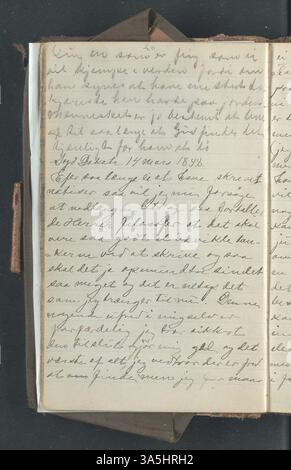 Le journal de 1896 d’OLE E. Rølvaag rend compte de son voyage d’immigration de Donna, Norvège, aux États-Unis. Préservé par la Norwegian-American Historical Association, ce document offre un aperçu précieux de l'expérience immigrante de l'époque. Banque D'Images