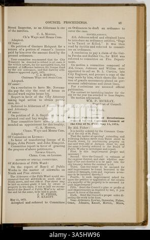 Cet ouvrage documente les activités du conseil municipal de Paul pour l'année 1875 à 1876, y compris les ordonnances, pétitions, débours, licences, et les rapports d'officiers tels que le procureur et contrôleur de la ville. Banque D'Images