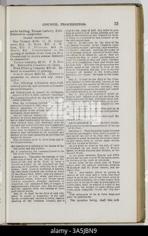 Cet ouvrage documente les activités du conseil municipal de Saint Paul pour la période d'avril 1871 à avril 1872, couvrant les ordonnances, les pétitions, les débours financiers et les rapports du procureur et contrôleur de la ville. Banque D'Images