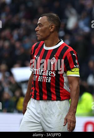 Tottenham Hotspur Stadium, Londres, Royaume-Uni. 23 mars 2025. Tottenham Hotspur Foundation Charity Football, Spurs Legends versus AC Milan Glorie ; Cafu of AC Milan crédit : action plus Sports/Alamy Live News Banque D'Images