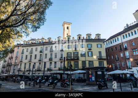 Turin, Italie - 27 novembre 2024 : via Largo IV Marzo à Turin ou Torino, Piémont, Italie Banque D'Images