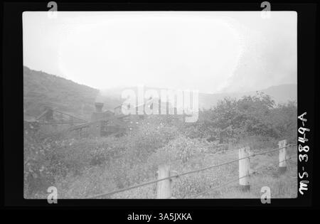 Une vue de la pointe de la mine Yatesboro #5 de Rochester & Pittsburgh Coal Company dans le comté d’Armstrong, en Pennsylvanie, illustrant les principales infrastructures minières. Banque D'Images