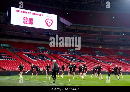 Les joueurs lettons lors d’une séance d’entraînement au stade de Wembley, à Londres. Date de la photo : dimanche 23 mars 2025. Banque D'Images