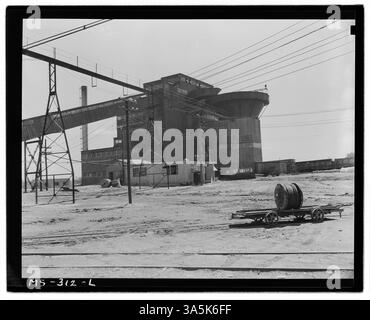 La mine Victory de Pyramid Coal Company à Terre haute, comté de Vigo, Indiana, qui est en exploitation depuis 1943, est au centre du chargement et du transport du charbon. Banque D'Images