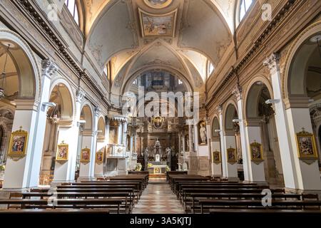 Chioggia, Italie - 3 mars 2025 : intérieur de l'église Saint André - Chiesa di Sant'Andrea - Banque D'Images