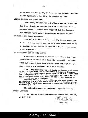 Procès-verbal des réunions de 1926 du conseil d'administration de la Bibliothèque publique de Minneapolis, détaillant les décisions et les stratégies mises en œuvre par le conseil. Banque D'Images