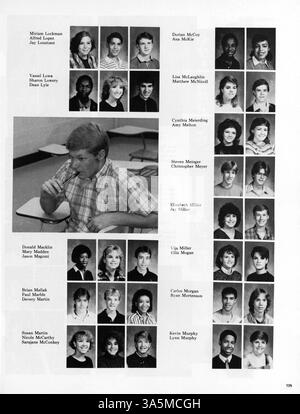 L'édition 1985 de l'annuaire du lycée Washburn, 'The Wahian', documente les moments clés et les activités de l'année scolaire 1984-1985. Banque D'Images